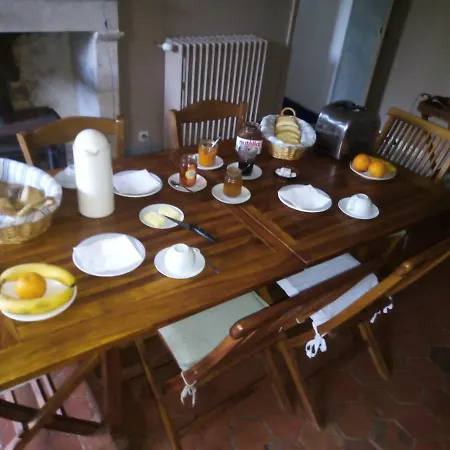 Le Presbytere De *